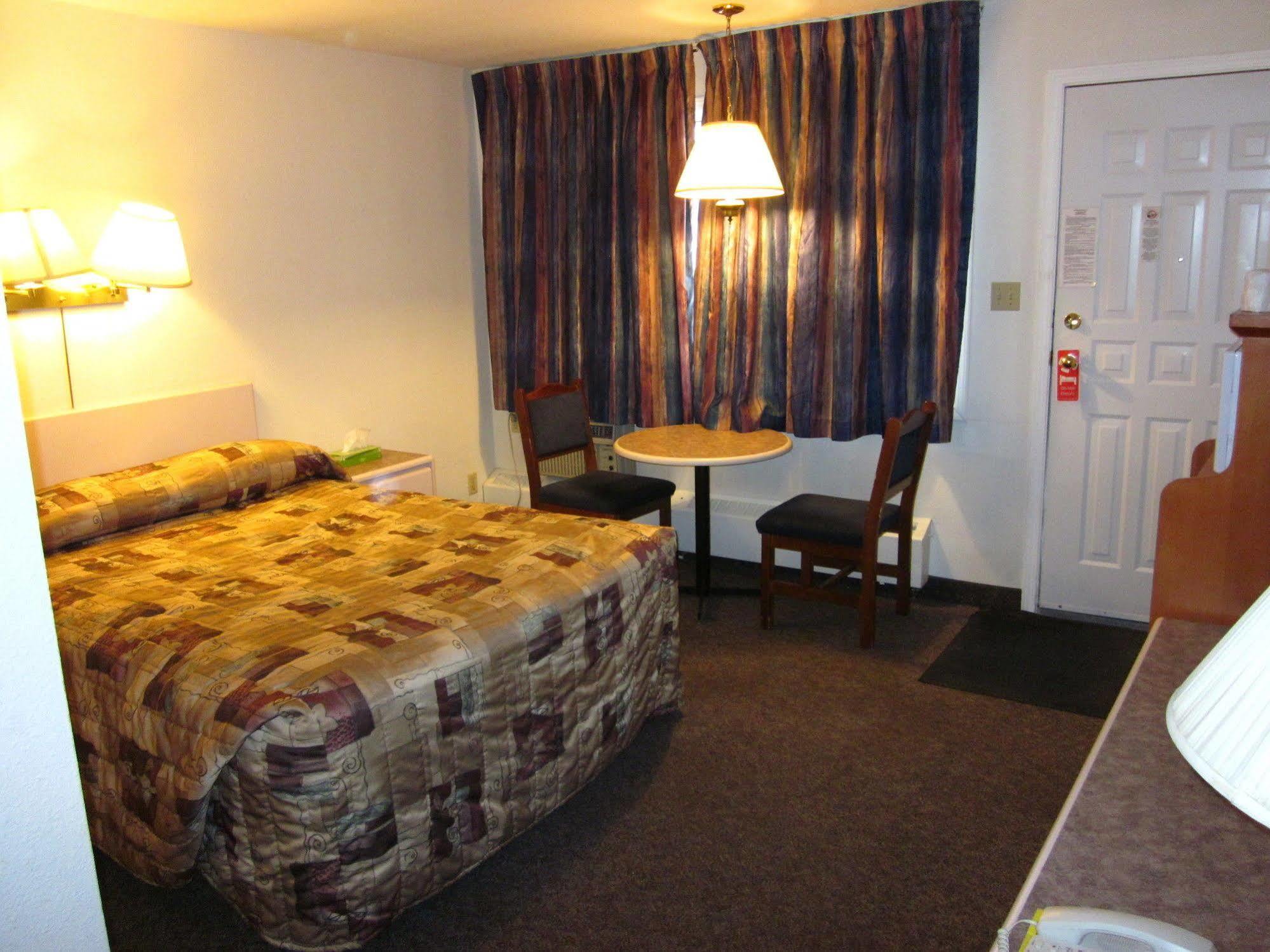 Chinook Motel Lethbridge Exterior foto